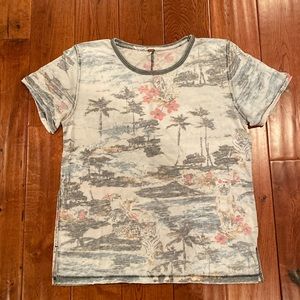 Free People hawaiian 🌴 tshirt oversized size XS